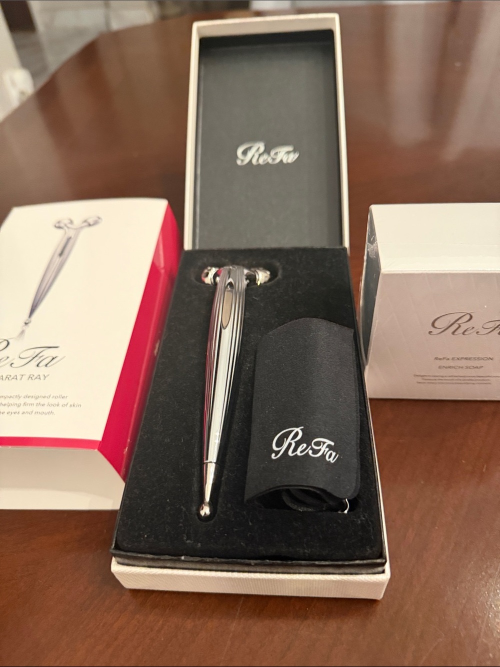 ReFa Carat Ray Facial Roller - Silver with ReFa enriched soap